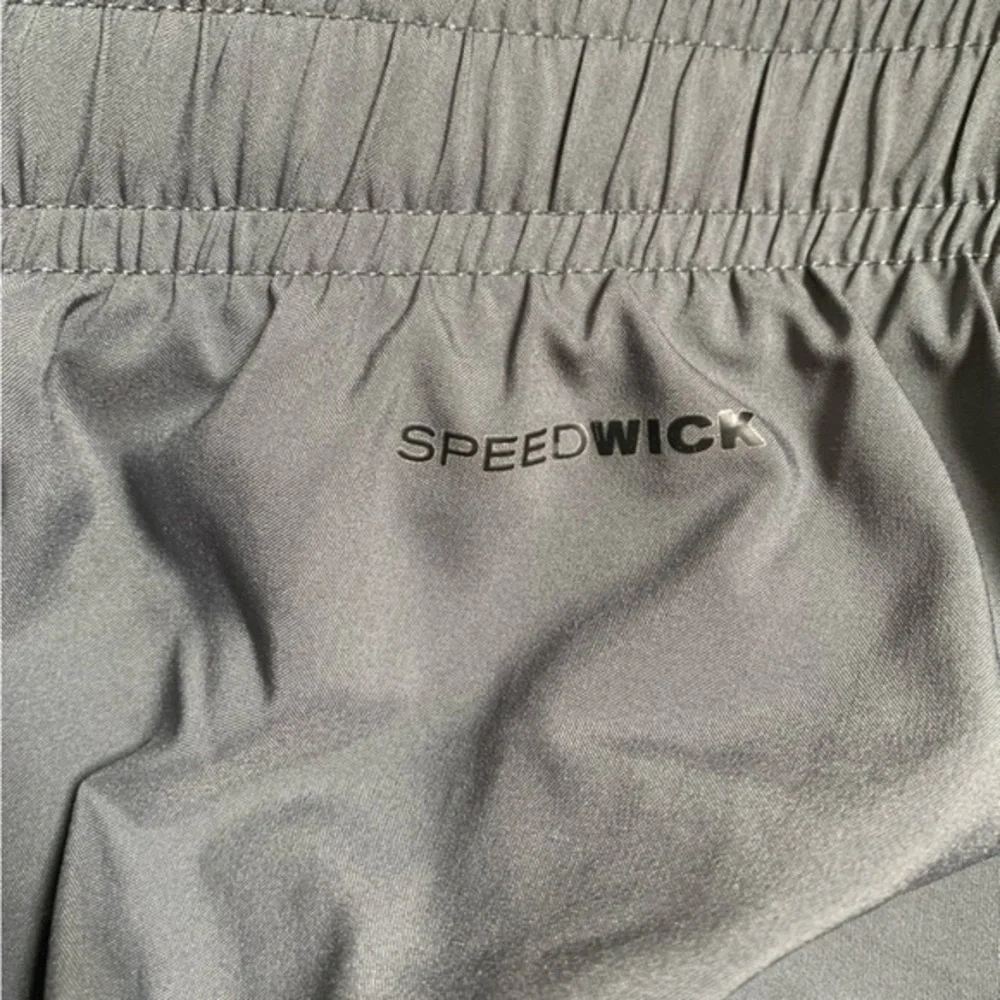 Reebok Size‎ XL SpeedWick 30” Inseam sweatpants with front and back pockets